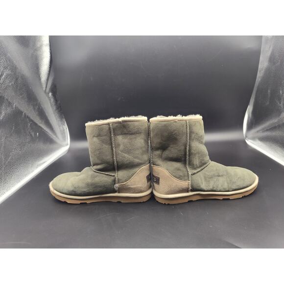 UGG Classic Short Sheepskin Boots Women’s 6 Gray Suede Fur Lined Winter Boot - Picture 2 of 7